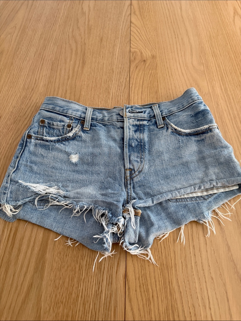 Levi’s 501 shorts women’s size 25 button up